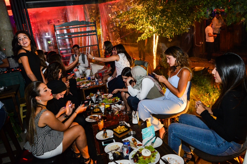 Bistrobar Live Hamra on Saturday Night